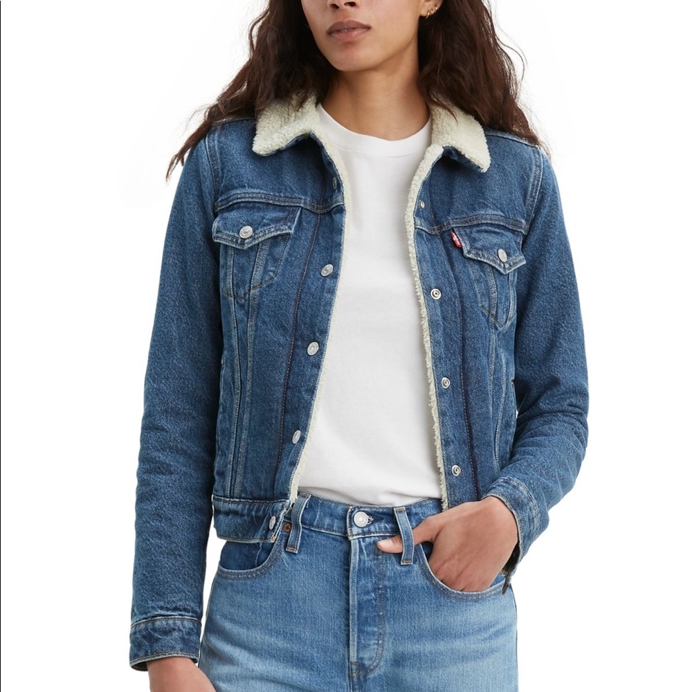 Levi’s jacket (M)